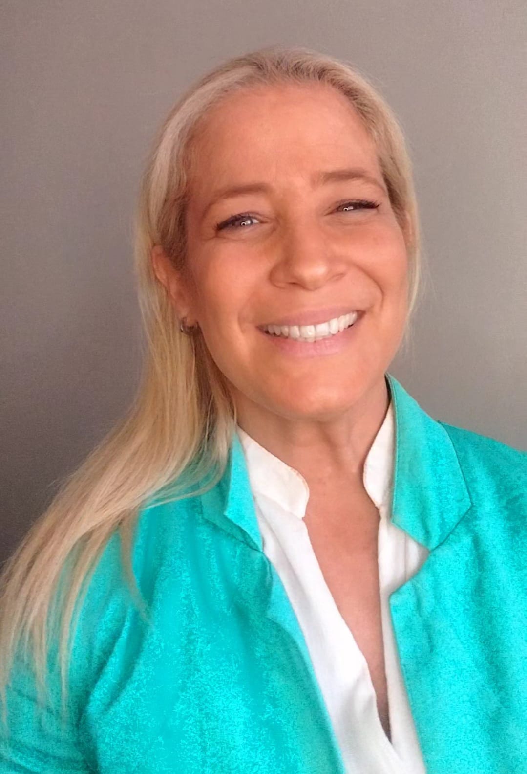 Lic. Daniela Tzomaher